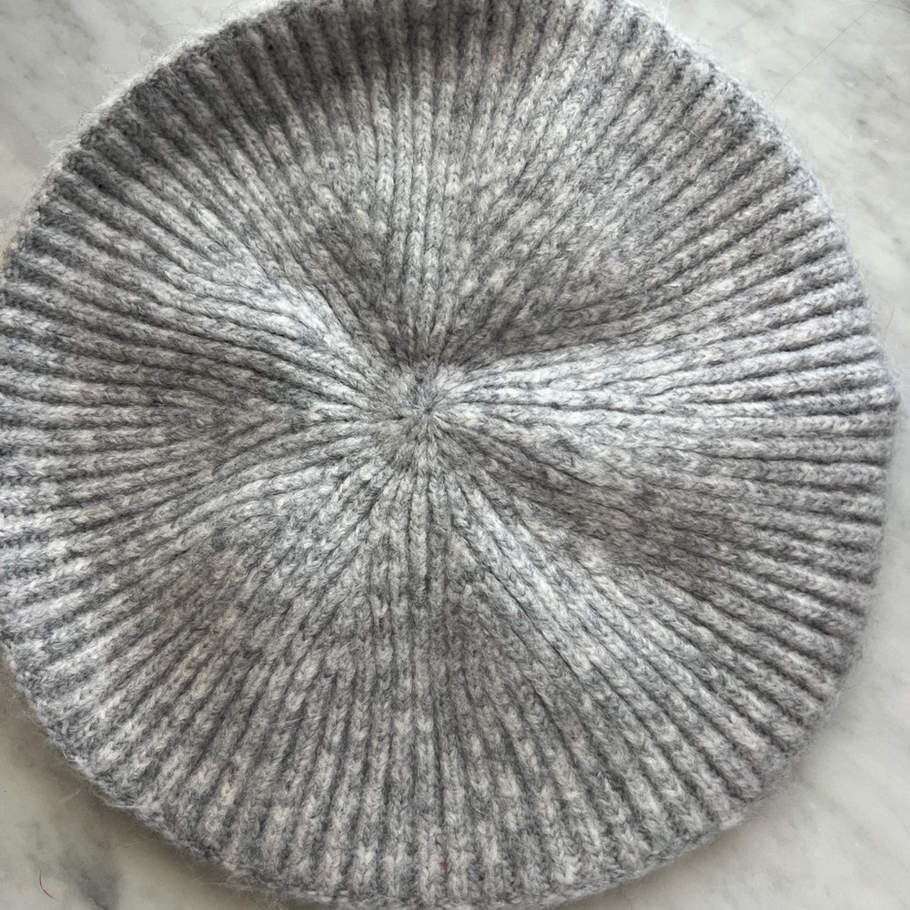 A&F Light Gray Knit Beret